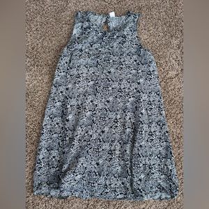 Cut like the design and color. Good condition cute for summer